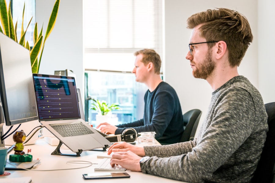 Team collaborating with Thevoiper dashboard